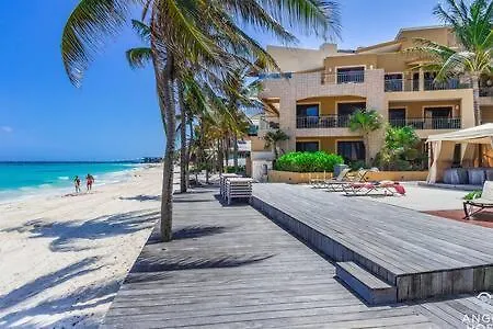 Oceanfront Condo A Block Off 5Th In Heart Of Playa プレヤデルカーメン 0*,  メキシコ