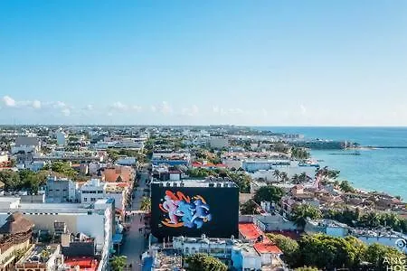 Oceanfront Condo A Block Off 5Th In Heart Of Playa プレヤデルカーメン 別荘
