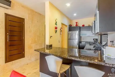 Oceanfront Condo A Block Off 5Th In Heart Of Playa プレヤデルカーメン