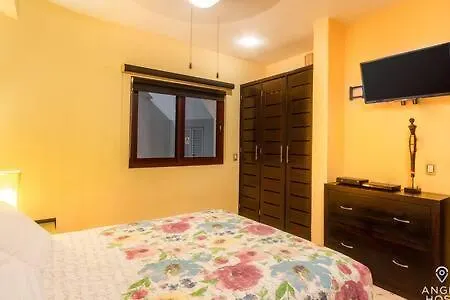 別荘 Oceanfront Condo A Block Off 5Th In Heart Of Playa プレヤデルカーメン